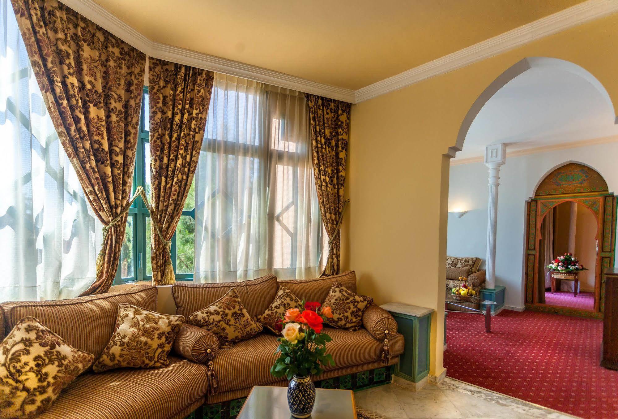 Chems Le Tazarkount Hotel Afourer Luaran gambar