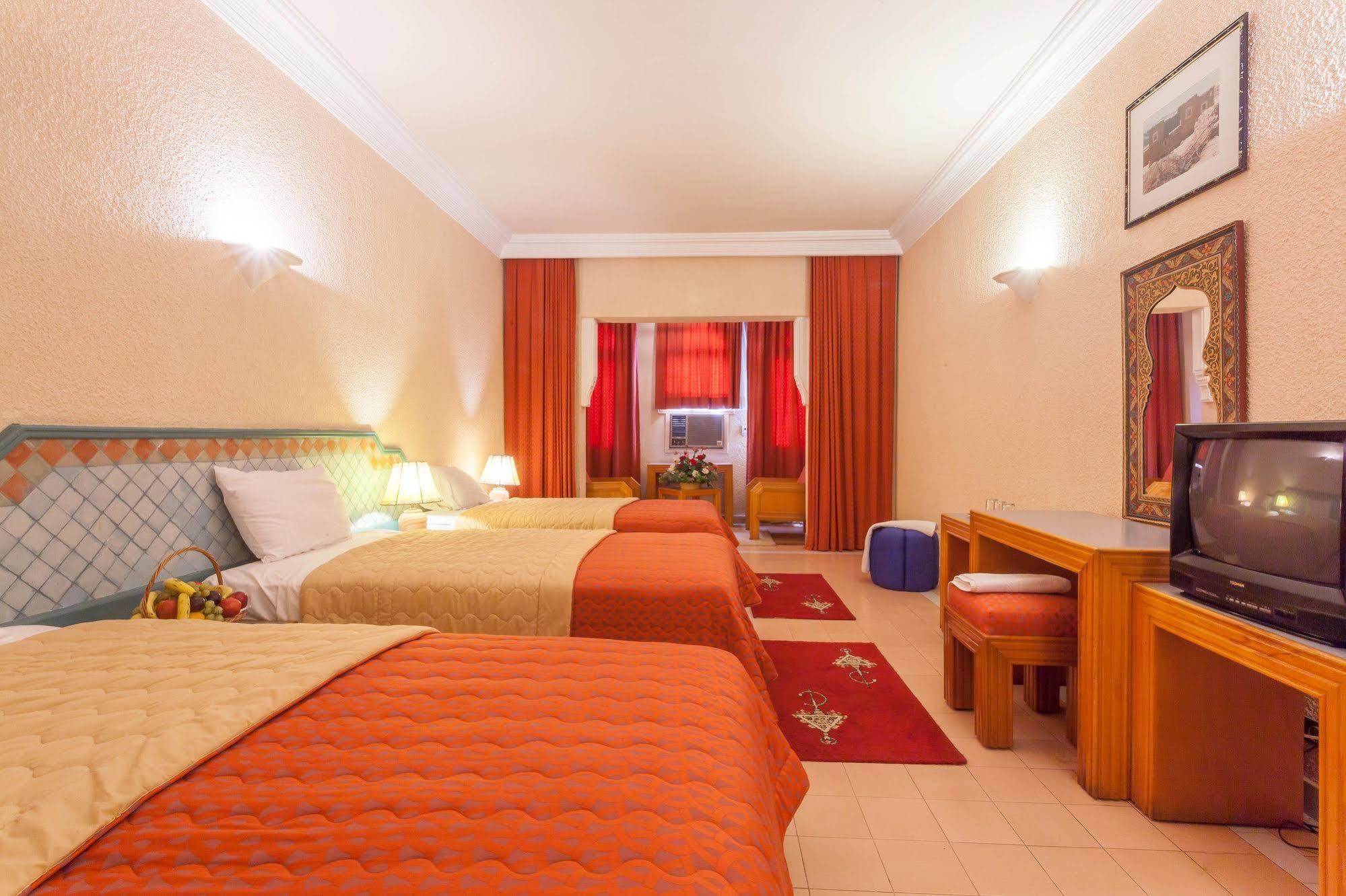 Chems Le Tazarkount Hotel Afourer Luaran gambar